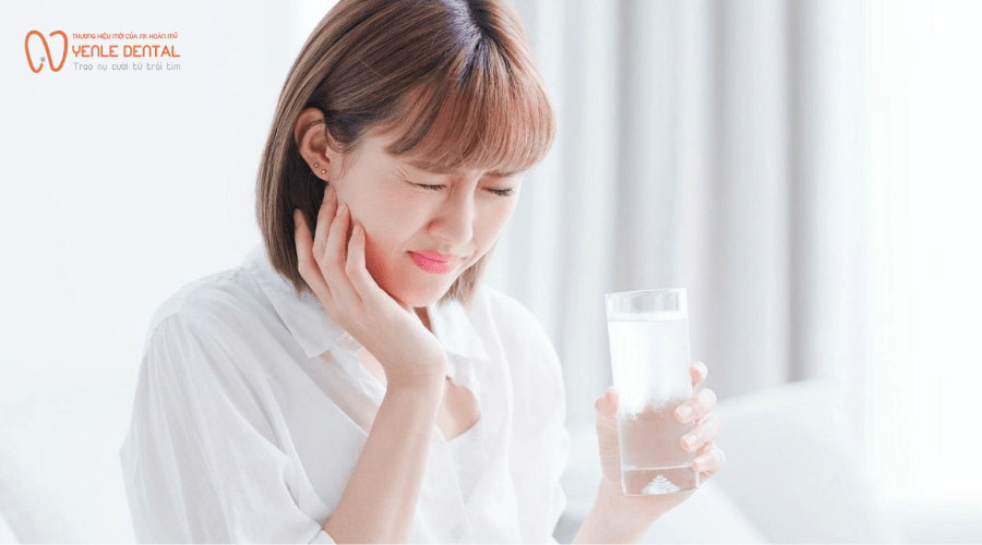lấy cao răng gây ê buốt